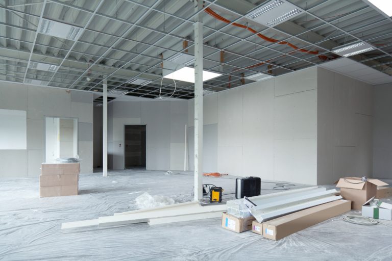 Kreative Wandsysteme im Trockenbau: Individuelles Design und smarte Raumlösungen